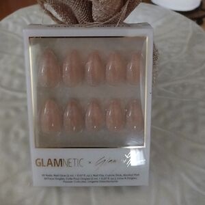 Glamnetic "Not Your Cinder-ella" Press On Nails Glamzilla Short Almond